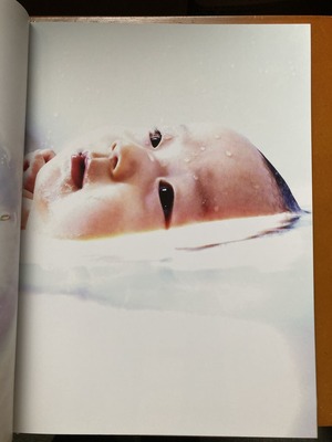 中村綾緒写真集『光の中を進め』2