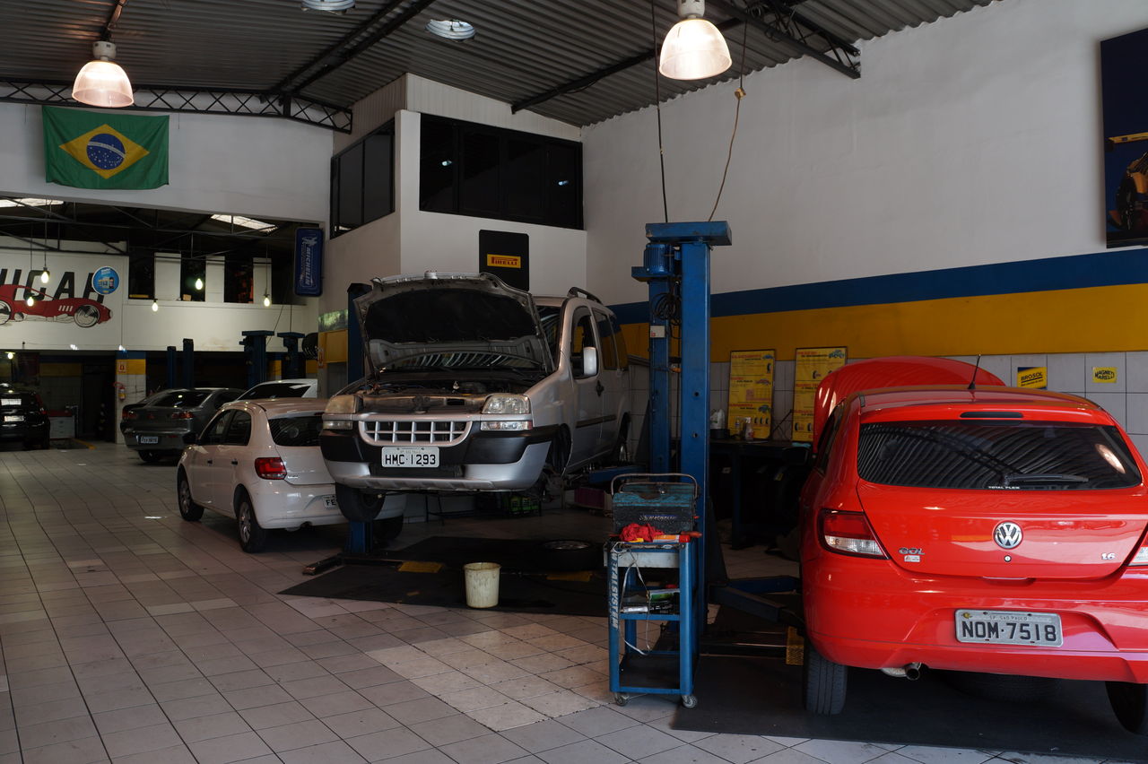 近くの自動車整備工場 Junicar ブラジル 諸人来たりて