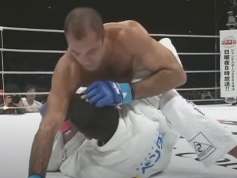 UFC ホイス・グレイシー アクションフィギュア 絶版商品 格闘技 RIZIN ホイス・グレイシー柔術黒帯 日本人初取得 MAX増澤氏「光栄