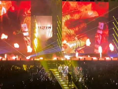 朝倉未来選手の入場曲と歌詞や意味について紹介 入場シーンが恰好良過ぎる 総合格闘技の扉 I Like Japanese Mma 朝倉未来選手の入場曲と歌詞や意味について紹介 入場シーンが恰好良過ぎる 総合格闘技の扉 I Like Japanese Mma