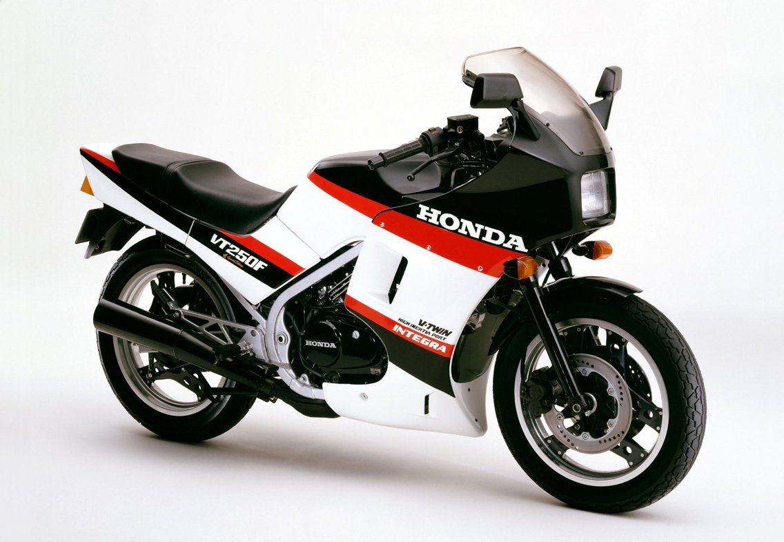 VTタイヤ交換とインボードブレーキ : 産廃バイク整備記録
