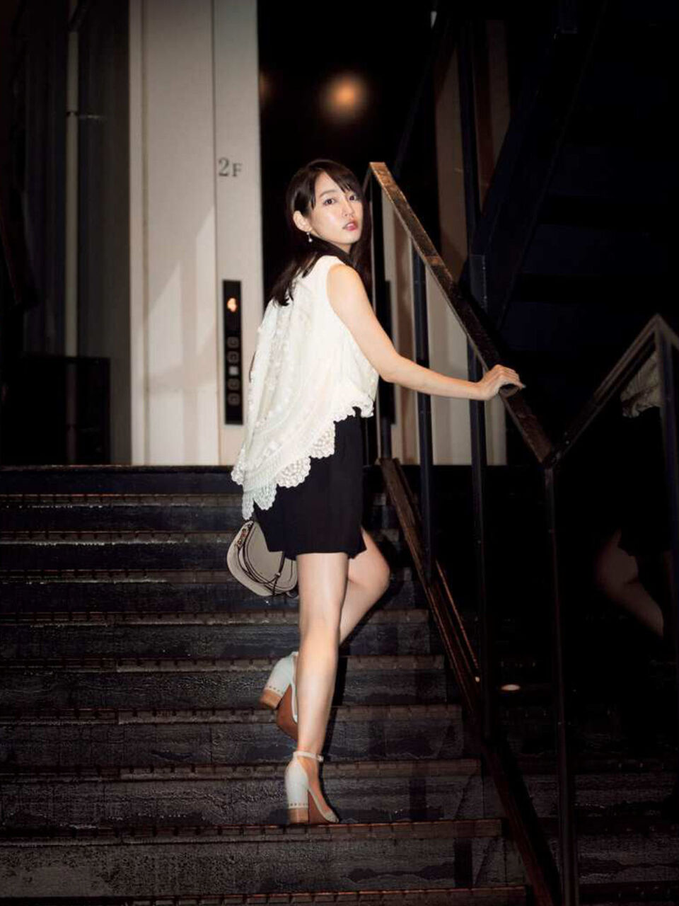 吉岡里帆 東京カレンダー 18 1 Curia Eins