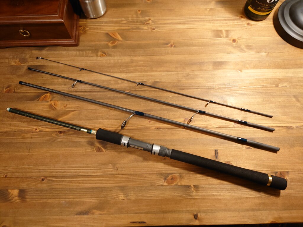 新しいロッドで釣りをする 出不精ライダーのソロキャンプ