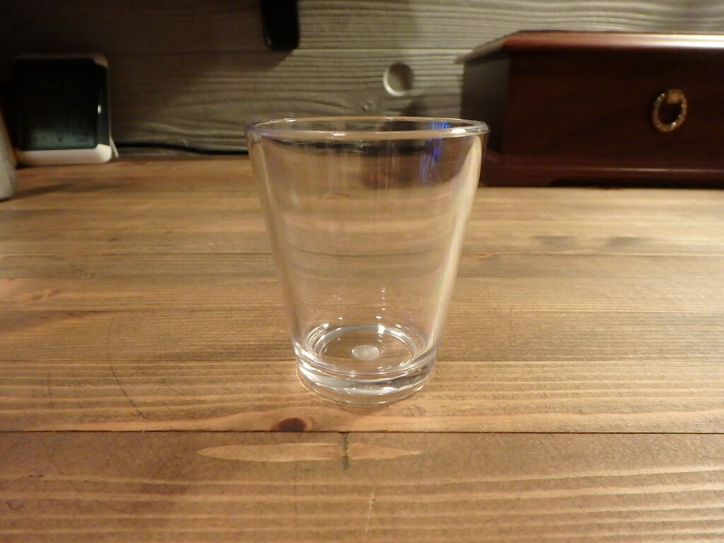 割れないショットグラスでウイスキーを飲む 出不精ライダーのソロキャンプ