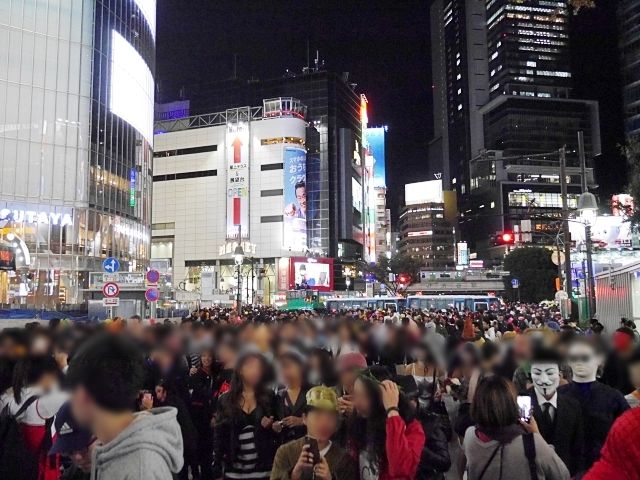 【ハロウィン2018】渋谷に「キティちゃん」の仮装をして行ってみた！ 人の数は去年以上か!?