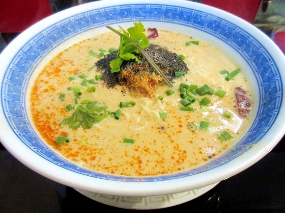 【絶品麺】毛沢東の巨大看板にビビっちゃダメ！ 都内最高峰の担々麺を食べたいなら東京・千駄木「毛家麺店」に行くべし!!