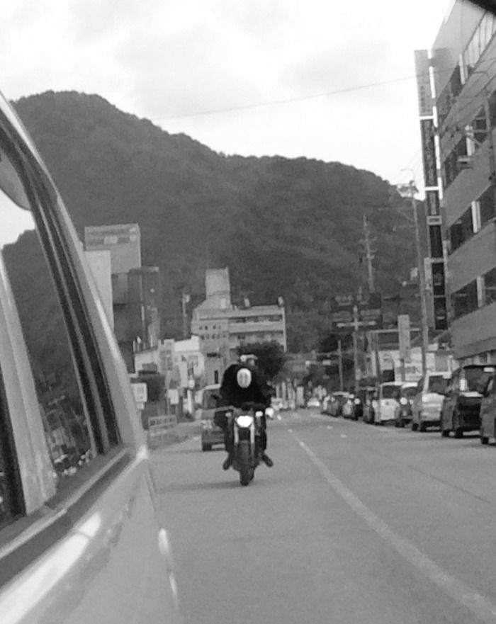 【案件】バイクに乗ったカオナシが迫ってくる