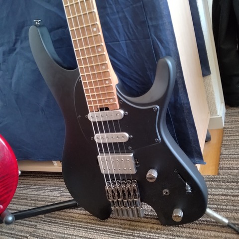 機材】Ibanezのヘッドレスギターをしばらく使ってみて。 : Something
