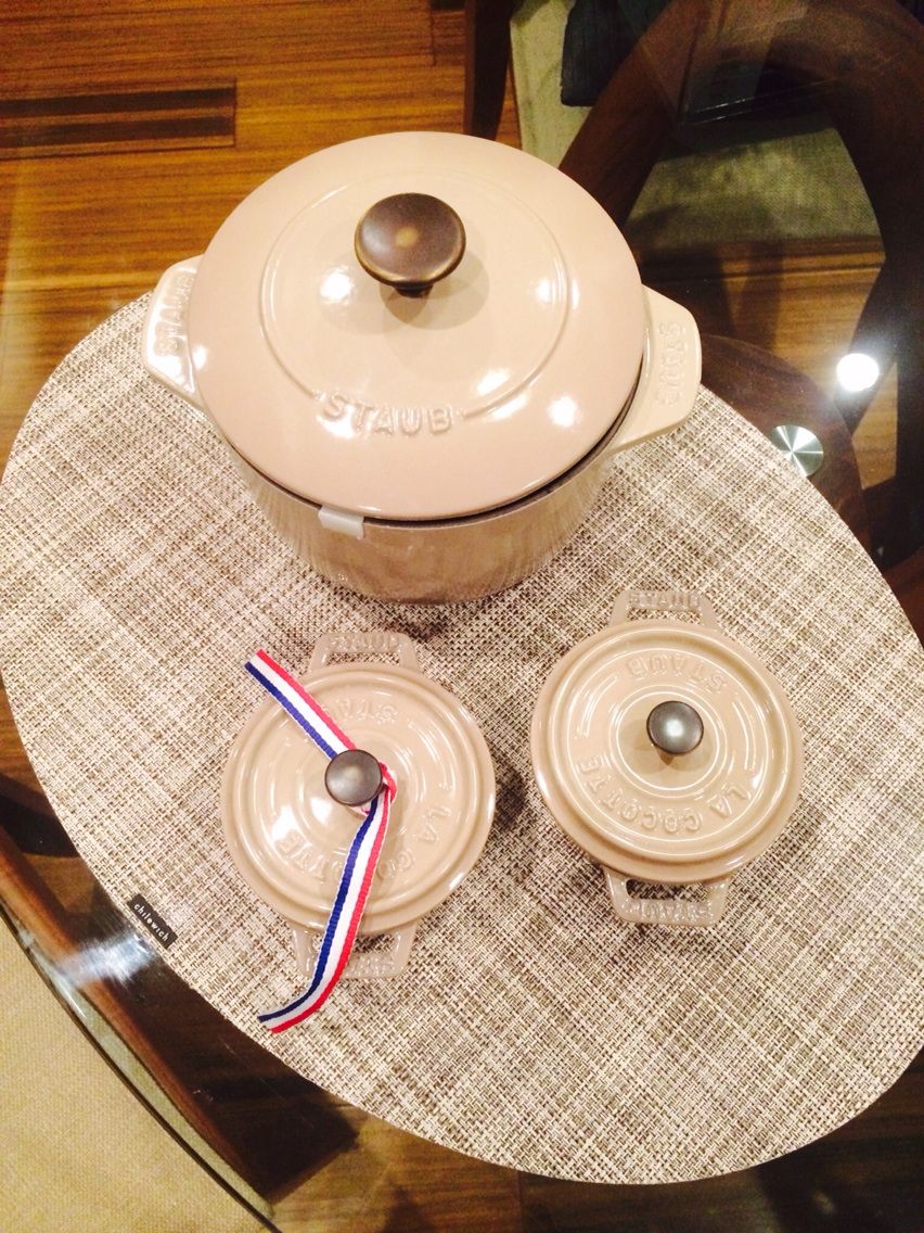 STAUB 26cm リネン　限定カラー　美品　正規品 STAUB リネンさん new line up & re-sale : SOMETHING ELSE