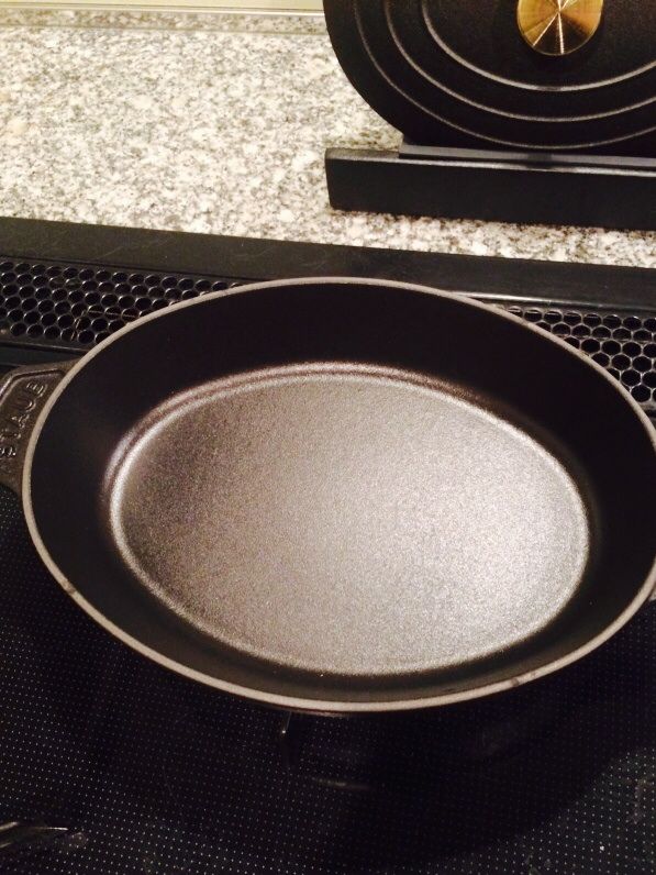 ストウブ、（B）の文字がちょっと黒くみえます。 【公式通販】