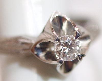 ダイヤを、周りにあしらった本真珠の指輪 レトロ+frogwell.co.jp
