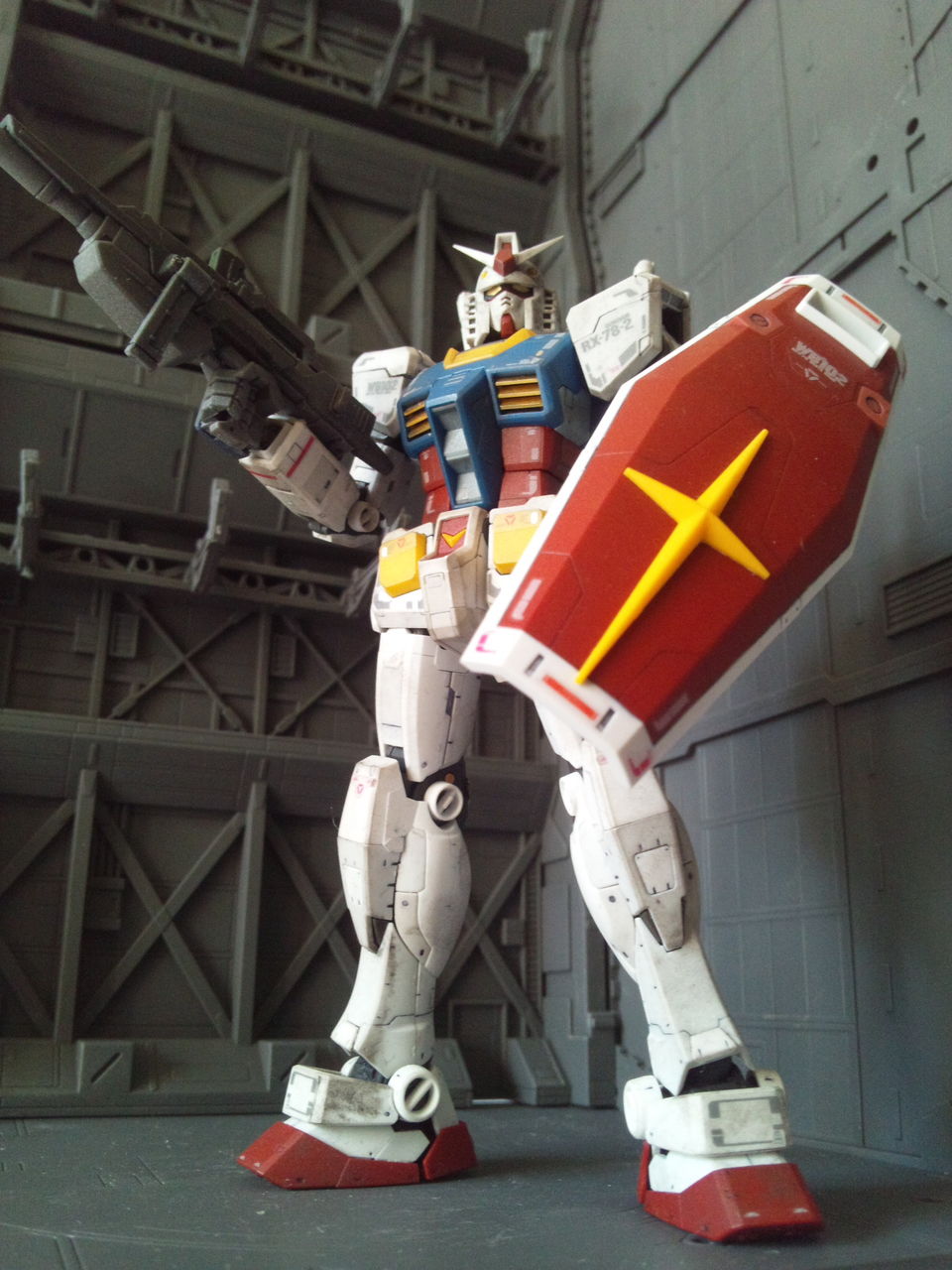 光るっ!! 壁かけガンプラ格納庫 RX-78-2 ガンダム 光るっ!! 壁かけガンプラ格納庫 RX-78-2 1/144 RG