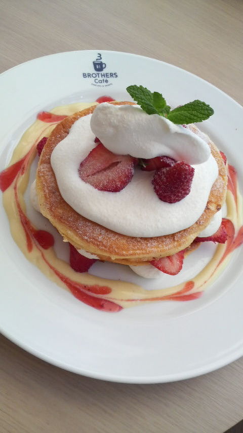 ブラザーズカフェ なんばcity たっぷり苺のパンケーキ Soni の好きなモノいっぱい ブログ ブラザーズカフェ なんばcity たっぷり苺のパンケーキ Soni の好きなモノいっぱい ブログ