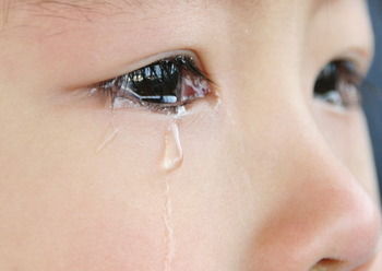 【週刊文春】天才子役が号泣した徹夜の違法撮影
