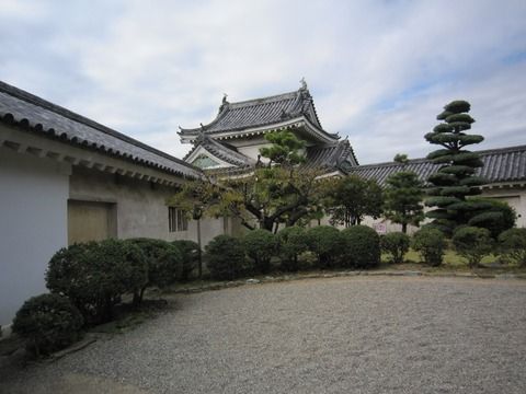 和歌山城の屋根で画像投稿　インスタグラム投稿で発覚、41歳会社員を書類送検　「友達に自慢したかった」と和歌山城天守閣での写真撮影容疑を認める・和歌山市