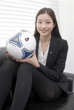 【悲報】タレントの足立梨花さん、Twitterでサッカーファンに叩かれてブチギレ大炎上ｗｗｗｗｗｗ