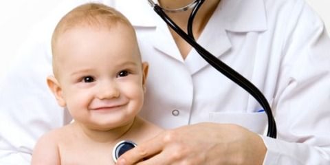 3歳子が熱を出して近所の小児科へ→解熱に注射する事になったら医者「息子さん暴れたりしないように抱いてπくわえさせてやって」私「ハァ！？」医者「さ、早く脱いでwww」