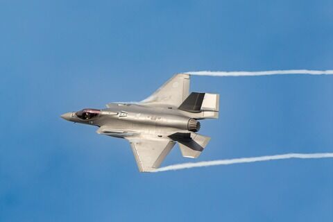 【恐怖】米軍、オマーン沖でタンカーにミサイル直撃！インド人乗組員「どうか助けて」と絶望の救助要請をしてしまう・・・