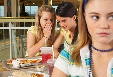 娘のクラスメートに口うるさい子がいて困ってる。「目が小さいね」「前髪が今日はいつもと違うね」とか・・・いちいちうるさい！！！