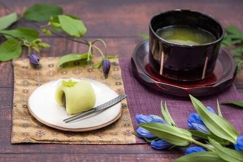 【悲報】お笑い芸人が放った『抹茶スイーツ界』への不満が的確すぎると話題にｗｗｗｗｗｗ
