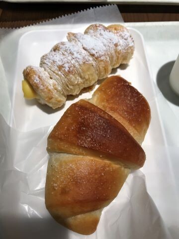 駅ベーカリーカフェでモーニング