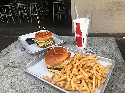 TILTのバーガー