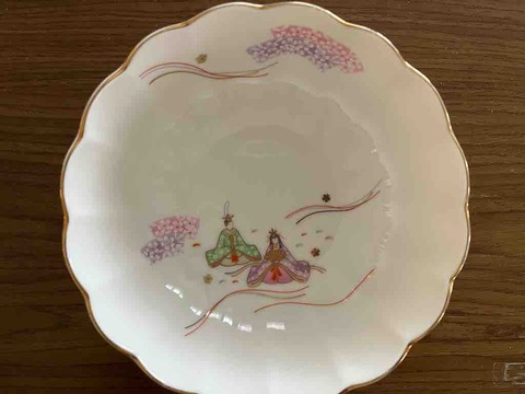 ひいおばあちゃんから繋がるお雛様の菓子鉢