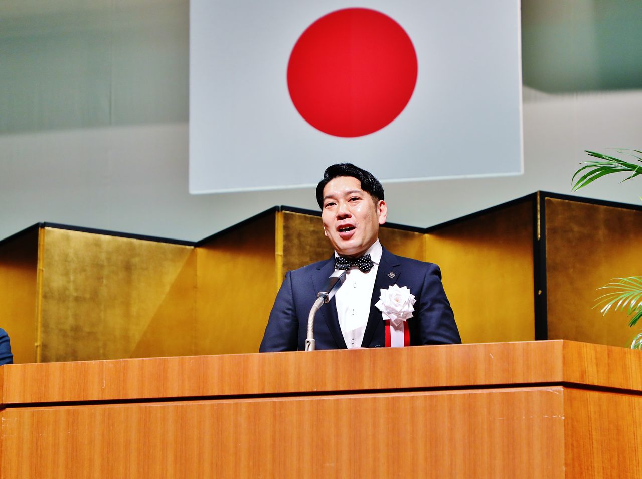 母なる大地をあぁぁ 讃えよ大地を あぁぁ そのだ裕史のオモシロキ コトモナキ世ヲ オモシロク