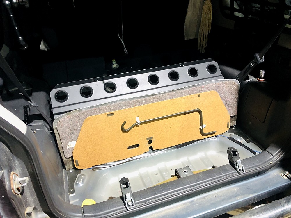 ジムニーに付けていたサテライトスピーカー　吊り下げスピーカー ジムニーJB23-4 サテライトスピーカー取り付けとリクライニング追加