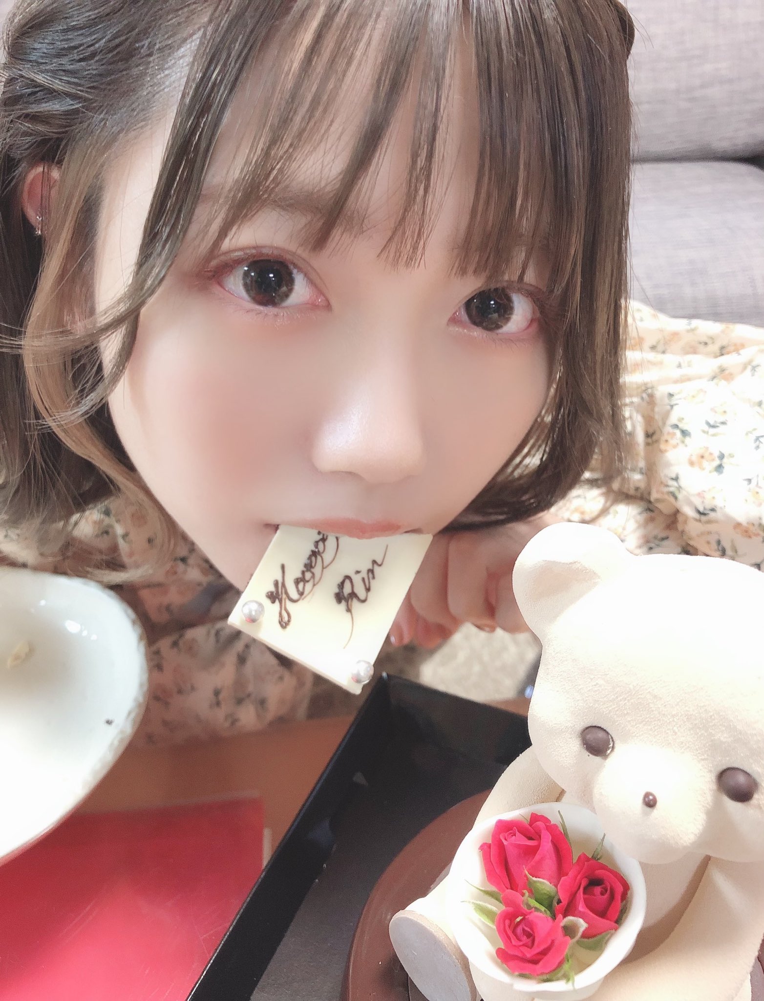 号外 来栖りん チョコを咥えて写真を撮った模様 ニジマストーリー