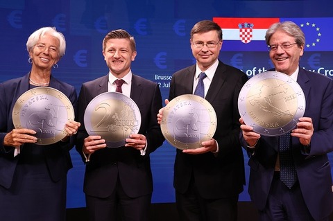 クロアチアクーナ