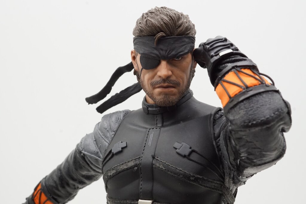 ホットトイズ ネイキッド・スネーク(スニーキング・スーツ版) −気ままにレビュー : 気ままに数寄道