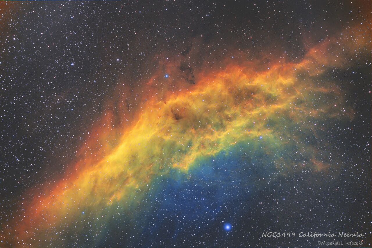 ペルセウス座NGC1499 “虹色の「カリフォルニア星雲」” : 宙の