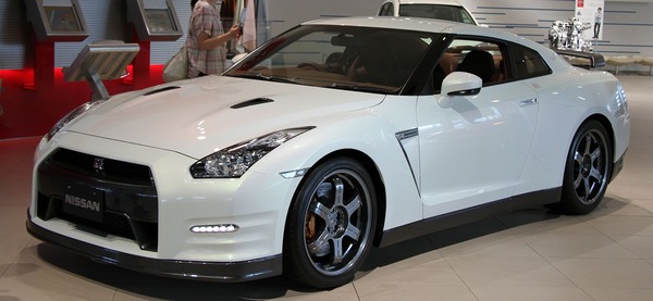 2012_Nissan_GT-R_Egoist