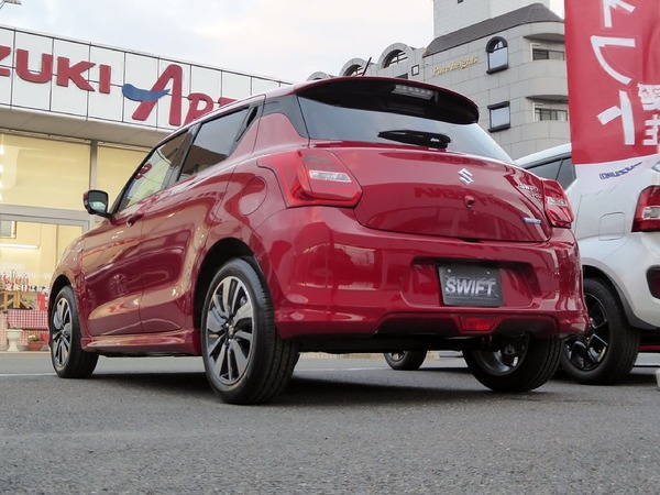 Suzuki_SWIFT_HYBRID_RS_(DAA-ZC53S)_rear