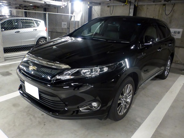 Toyota_HARRIER_PREMIUM_(ZSU60W)_front