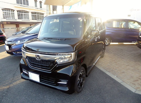 1024px-Honda_N-BOX_Custom_G・L_Turbo_HOND