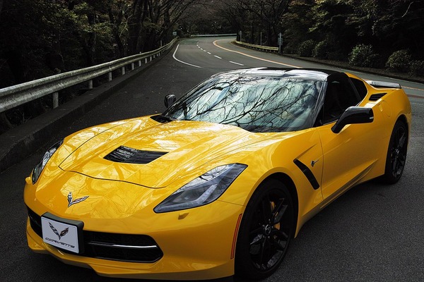 1024px-C7_Corvette_Stingray_Z51_2014