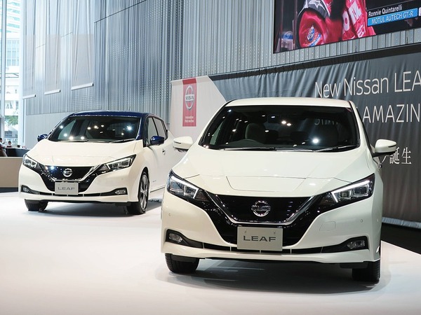 1024px-Nissan_Leaf_ZE1_Nissan_Global_Headquarters
