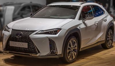 Lexus-ux001s