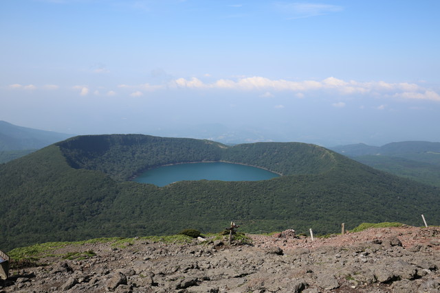 初夏の韓国岳から見た霧島の山、F10号、佐原聖春 DSC_2403-300x169.jpg