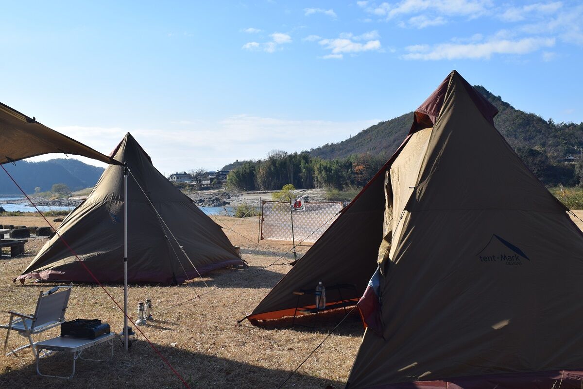 ワンポールテント (tent-Mark DESIGNS サーカスST) にタープを連結 @飯
