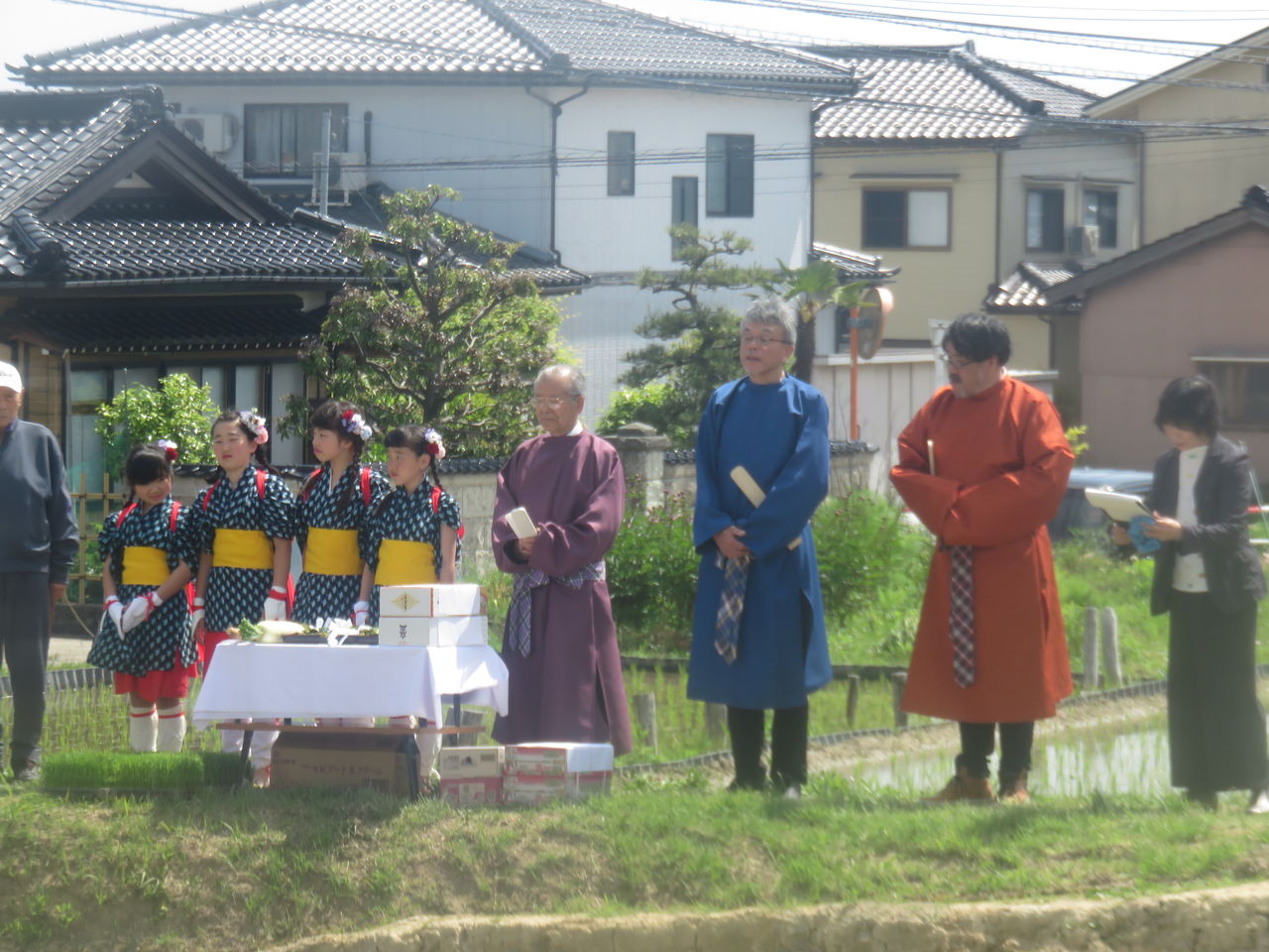 早乙女さんによる田植え To 万葉歴史館 19 折おりの記 早乙女さんによる田植え To 万葉歴史館 19 折おりの記