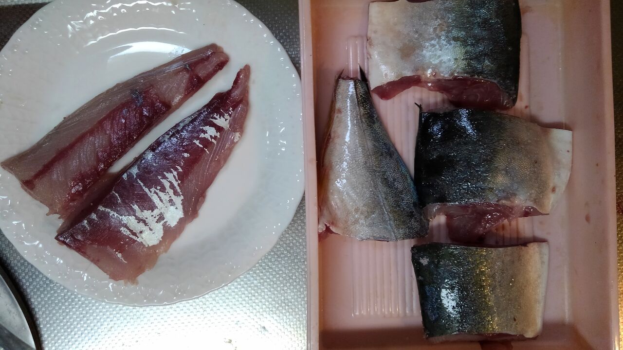 料理 ふくらぎを裁く 野菜入り卵焼き 折おりの記