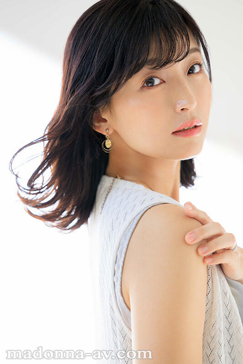 AV女優『吉永塔子』(40歳)「すみません。実年齢は42歳です。誕生日は現在はありません。」のトップ画像
