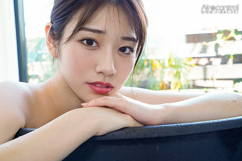 セクシー女優の『河北彩伽』さん、なぜか海外でバズる