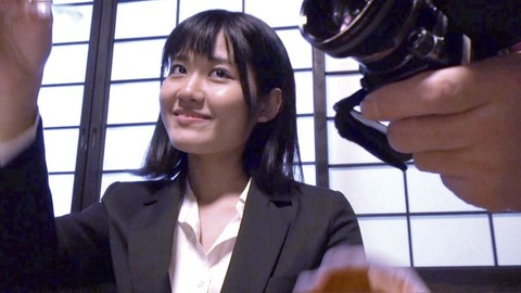 神宮寺ナオが広間の乱交で井上綾子とキスするんだけど世界で1番エロいレズキスや目がトロ〜ンってなって井上綾子の歯茎舐めるあのキスはまじで最高レベルや本当エロいで