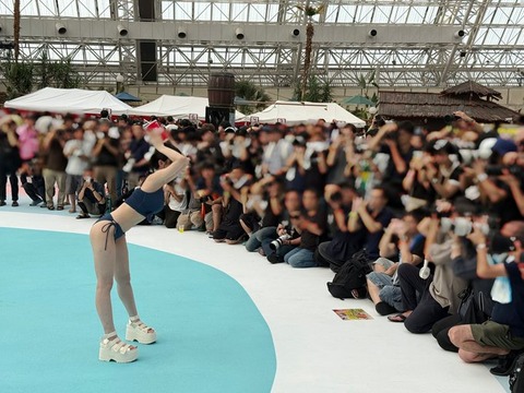 トップセクシー女優『瀬戸環奈』さんの水着撮影会の様子がこちらwwwwのトップ画像