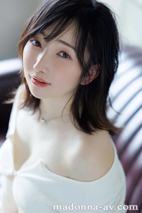 【画像】人妻系美少女、AVデビュー