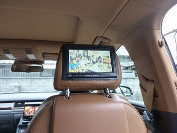 アウディ A8 リアモニター